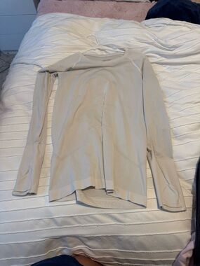 Lululemon white swiftly tech long sleeve